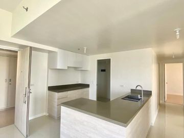 Resale Brandnew Beach Condo Unit in Mandani Bay