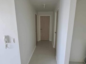 Resale Brandnew Beach Condo Unit in Mandani Bay