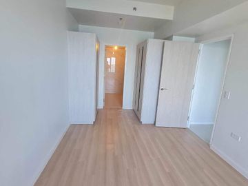 Resale Brandnew Beach Condo Unit in Mandani Bay