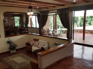 Propiedad en venta. Challuabamba Pan. Norte. amplia área verde. Fácil acceso