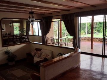Propiedad en venta. Challuabamba Pan. Norte. amplia área verde. Fácil acceso