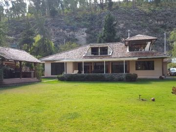 Propiedad en venta. Challuabamba Pan. Norte. amplia área verde. Fácil acceso