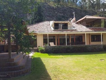 Propiedad en venta. Challuabamba Pan. Norte. amplia área verde. Fácil acceso