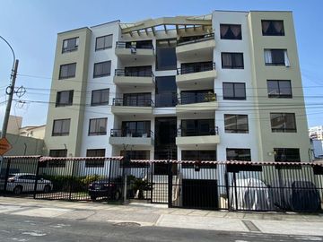 📍SE VENDE DEPARTAMENTO SEMI AMOBLADO Y REMODELADO  🎯UBICACIÓN CÉNTRICA Y TRANQUILA