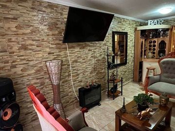 ¡Hermosa y cómoda casa en excelente estado, lista para habitar!