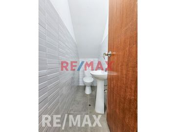 Vendo Lindo Departamento 1Er Piso En Angelica Gamarra 83.93M2