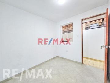Vendo Lindo Departamento 1Er Piso En Angelica Gamarra 83.93M2