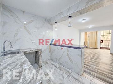 Vendo Lindo Departamento 1Er Piso En Angelica Gamarra 83.93M2