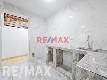 Vendo Lindo Departamento 1Er Piso En Angelica Gamarra 83.93M2