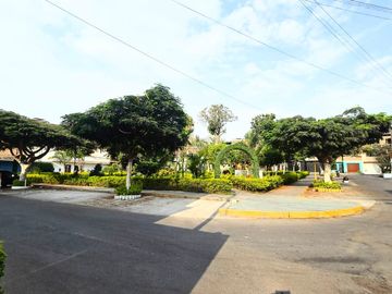 OSASIÓN EDIFICIO DE 5 PISOS,VISTA PARQUE, 7 DPTOS+COCHERA 6 VEHÍCULOS, COMAS!!!