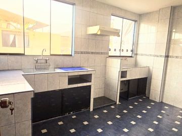 OSASIÓN EDIFICIO DE 5 PISOS,VISTA PARQUE, 7 DPTOS+COCHERA 6 VEHÍCULOS, COMAS!!!