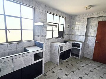 OSASIÓN EDIFICIO DE 5 PISOS,VISTA PARQUE, 7 DPTOS+COCHERA 6 VEHÍCULOS, COMAS!!!