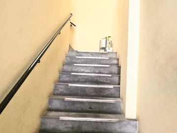 OSASIÓN EDIFICIO DE 5 PISOS,VISTA PARQUE, 7 DPTOS+COCHERA 6 VEHÍCULOS, COMAS!!!