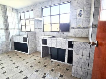 OSASIÓN EDIFICIO DE 5 PISOS,VISTA PARQUE, 7 DPTOS+COCHERA 6 VEHÍCULOS, COMAS!!!