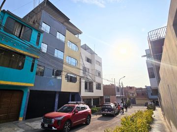 OSASIÓN EDIFICIO DE 5 PISOS,VISTA PARQUE, 7 DPTOS+COCHERA 6 VEHÍCULOS, COMAS!!!