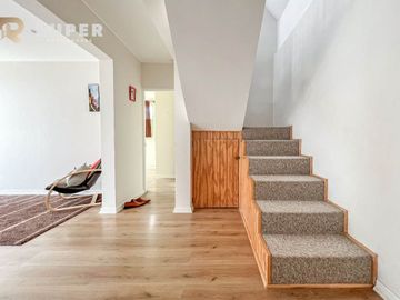 CASA AISLADA DE 2 PISOS EN VENTA, QUILPUÉ