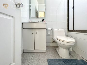 CASA AISLADA DE 2 PISOS EN VENTA, QUILPUÉ