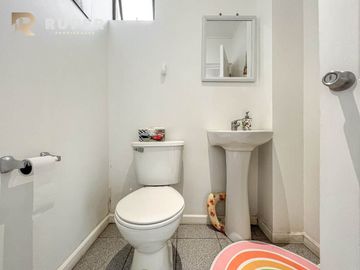 CASA AISLADA DE 2 PISOS EN VENTA, QUILPUÉ