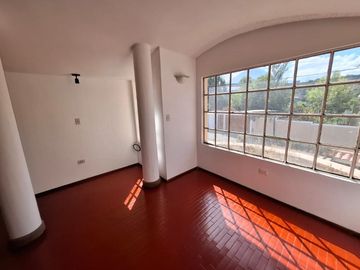 Alquilo Linda Casita De 3 Pisos En Quinta Privada - Yanahuara