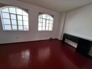 Alquilo Linda Casita De 3 Pisos En Quinta Privada - Yanahuara