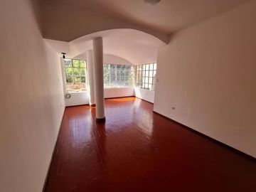 Alquilo Linda Casita De 3 Pisos En Quinta Privada - Yanahuara