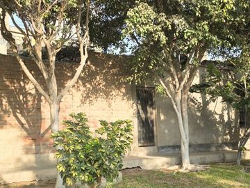 Casa en Venta con Acceso Directo a Parque - La Molina