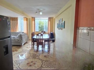 Casa en Venta con Acceso Directo a Parque - La Molina