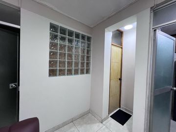 Casa en Venta con Acceso Directo a Parque - La Molina