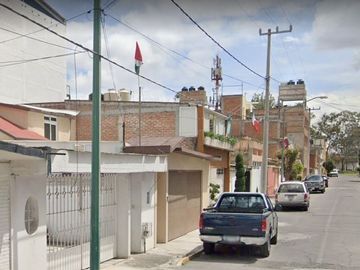 VENTA DE CASA A PRECIO DE REMATE EN Guadalupe y Club Jardín, 50010 Toluca de Lerdo, Méx.