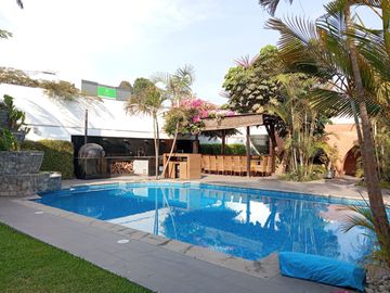 Hermosa Casa 1250 m², Piscina Jardin - Zona Batallones, Surco