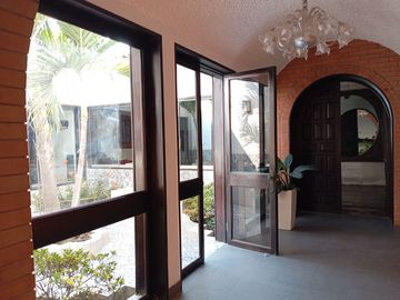 Hermosa Casa 1250 m², Piscina Jardin - Zona Batallones, Surco