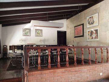 Hermosa Casa 1250 m², Piscina Jardin - Zona Batallones, Surco