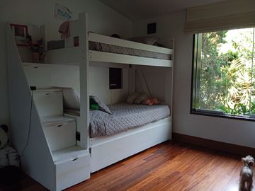 Hermosa Casa 1250 m², Piscina Jardin - Zona Batallones, Surco