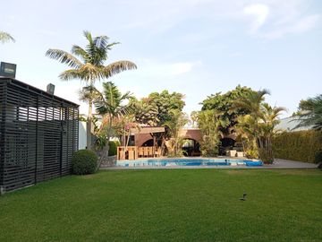 Hermosa Casa 1250 m², Piscina Jardin - Zona Batallones, Surco