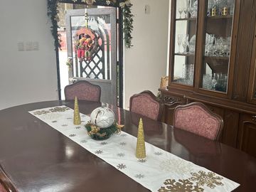 Vendo casa  de 4 recámaras construida en un solo piso en Arboledas a unos metros de Jinetes