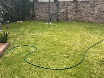 Vendo casa  de 4 recámaras construida en un solo piso en Arboledas a unos metros de Jinetes
