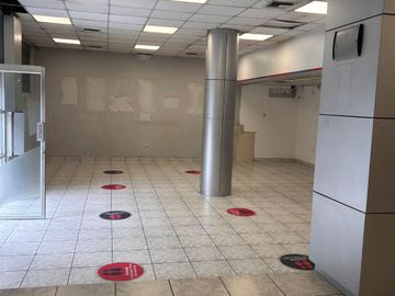 Venta de local comercial, sector Alameda - Quito