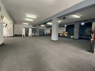 GRAN OPORTUNIDAD COMERCIAL EN ESQUINA, IDEAL PARA MULTIPLES USOS