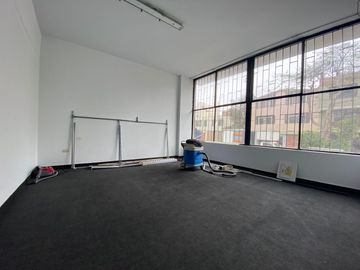 GRAN OPORTUNIDAD COMERCIAL EN ESQUINA, IDEAL PARA MULTIPLES USOS