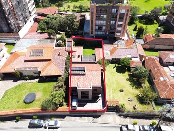 Vendo Casa 4 dormtiorios - Sector Cazhapata (Puertas del Sol), a pocas cuadras del Plaza Soleil