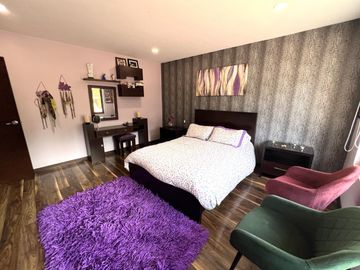 Vendo Casa 4 dormtiorios - Sector Cazhapata (Puertas del Sol), a pocas cuadras del Plaza Soleil