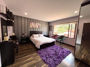 Vendo Casa 4 dormtiorios - Sector Cazhapata (Puertas del Sol), a pocas cuadras del Plaza Soleil