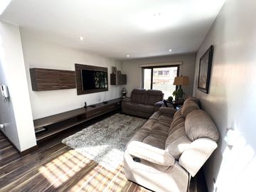 Vendo Casa 4 dormtiorios - Sector Cazhapata (Puertas del Sol), a pocas cuadras del Plaza Soleil