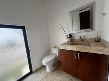 Casa en Venta en Club de Golf La Loma con alberca