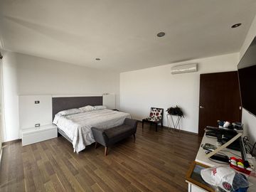Casa en Venta en Club de Golf La Loma con alberca