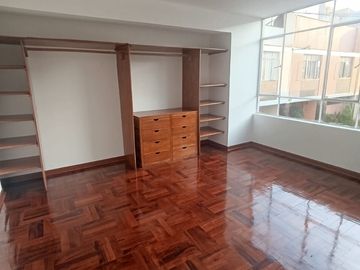 VENTA ACOGEDOR DEPARTAMENTO DENTRO DE QUINTA