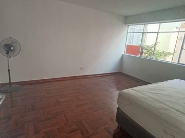 VENTA ACOGEDOR DEPARTAMENTO DENTRO DE QUINTA