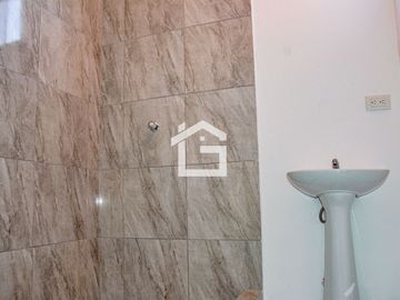 Casa en Venta en Urbanización Miracielo, Machala – Modelo Adry