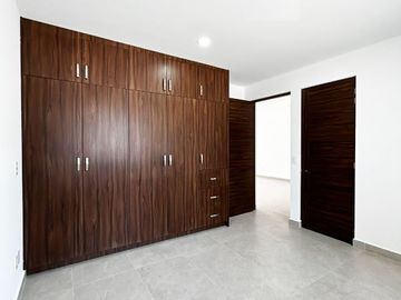 CASA EN VENTA con recámara planta baja SIERRA NOGAL