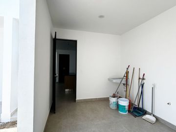 CASA EN VENTA con recámara planta baja SIERRA NOGAL